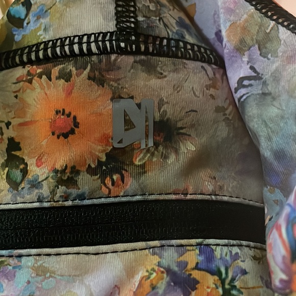 KI Pro Performance 🐍 🌺 Leggings - Picture 12 of 12